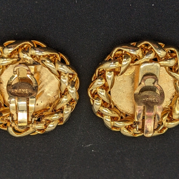 Vintage Chanel Earrings - Picture 6 of 7
